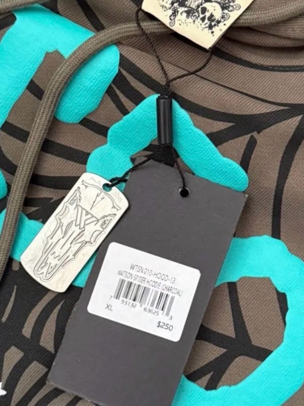 🕸️🕷️🕸️ Watson Olive Hoodie with Graphic Spiderweb and Stars - Picture 3 of 5